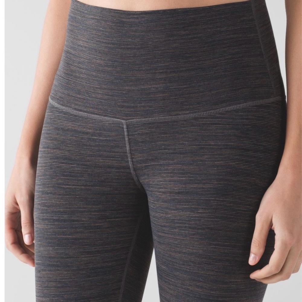 Lululemon Wunder Under Pant (Hi-Rise)
Wee Are From Space Cool Cocoa Soot Light